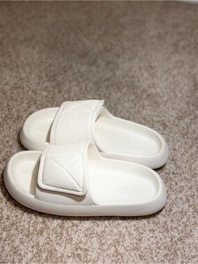 Men’s White Slide Sandals with Adjustable Strap